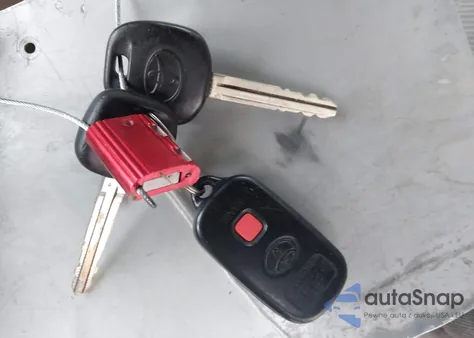 2005 Toyota Camry Le V6 z USA, uszkodzony, nr VIN 4T1BF32K55U105670